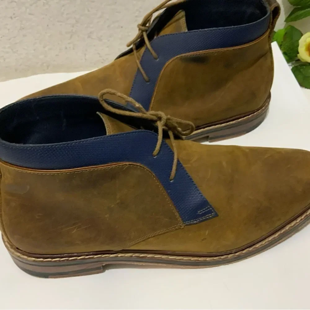 Cole Haan C20149 Mens size 9 Cambridge Chukka Brown leather Boots